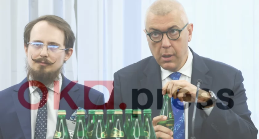 Roman Giertych i Tomasz Mraz podczas spotkania Zespołu ds. rozliczeń w Sejmie