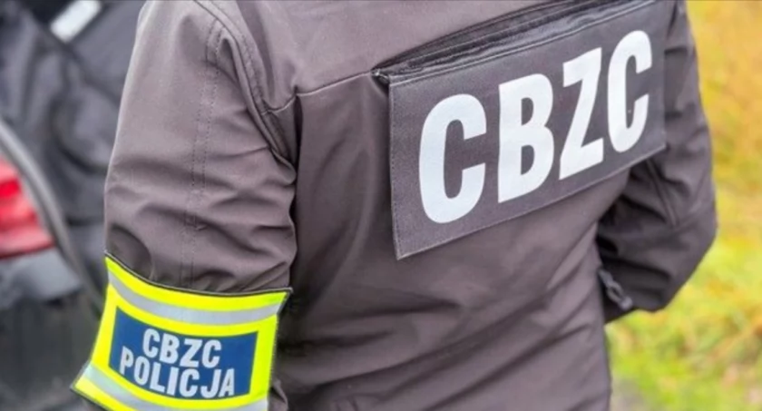 Policja CBZC rozbiła gang oszustów internetowych. 22 osoby zatrzymane na terenie Polski