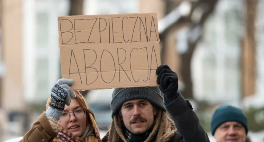 Dyskusja o zmianach w przepisach dotyczących aborcji 