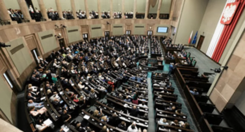 Zmiana harmonogramu obrad Sejmu. Gotowanie ws. członkiń komisji ds. pedofilii 