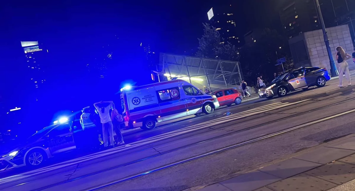 Polska, Warszawa latek potrącony Marszałkowskiej Szokujące zdjęcia wypadku - zdjęcie, fotografia