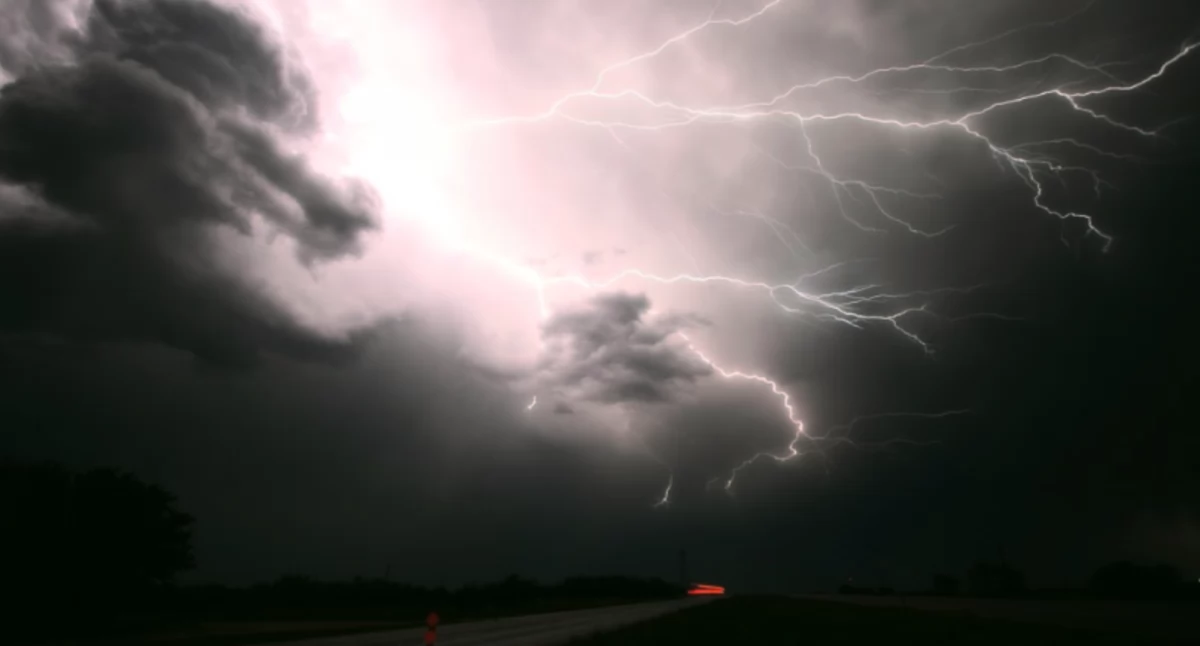 Burze nad Polską. Gdzie obecnie występują wyładowania atmosferyczne?