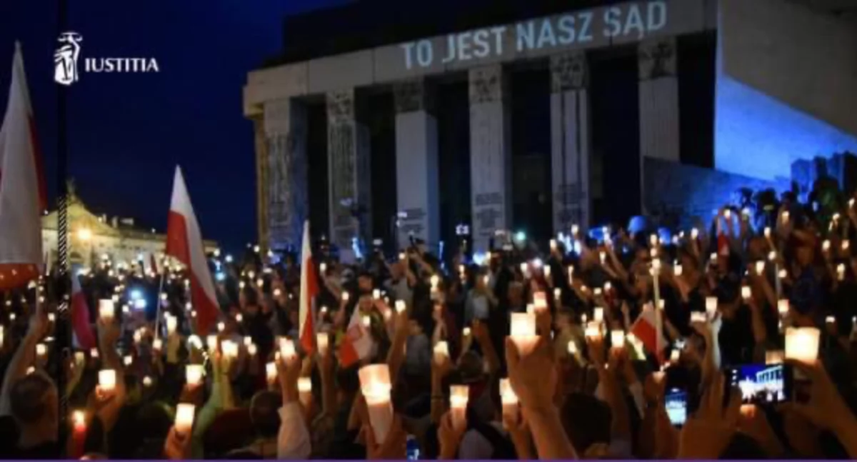 Praworządność , sędziów prezydenta Iustitia Themis domagają ustąpienia sędziów - zdjęcie, fotografia