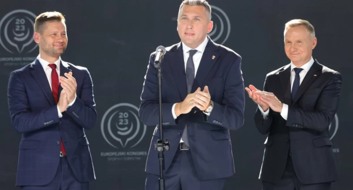 Na zdjęciu Radosław Piesiewicz z działaczami PiS. Ruszyła kontrola NIK w Polskim Komitecie Olimpijskim 