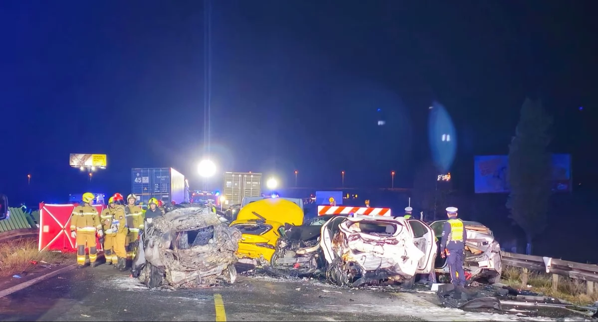 Karambol na S7, zdjęcie z zasobów straży pożarnej