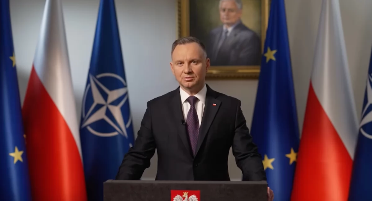 Na zdjęciu Andrzej Duda podczas orędzia. Kancelaria prezydenta planuje drogie remonty Belwederu, Pałacu Prezydenckiego i Zamku na Wiśle 
