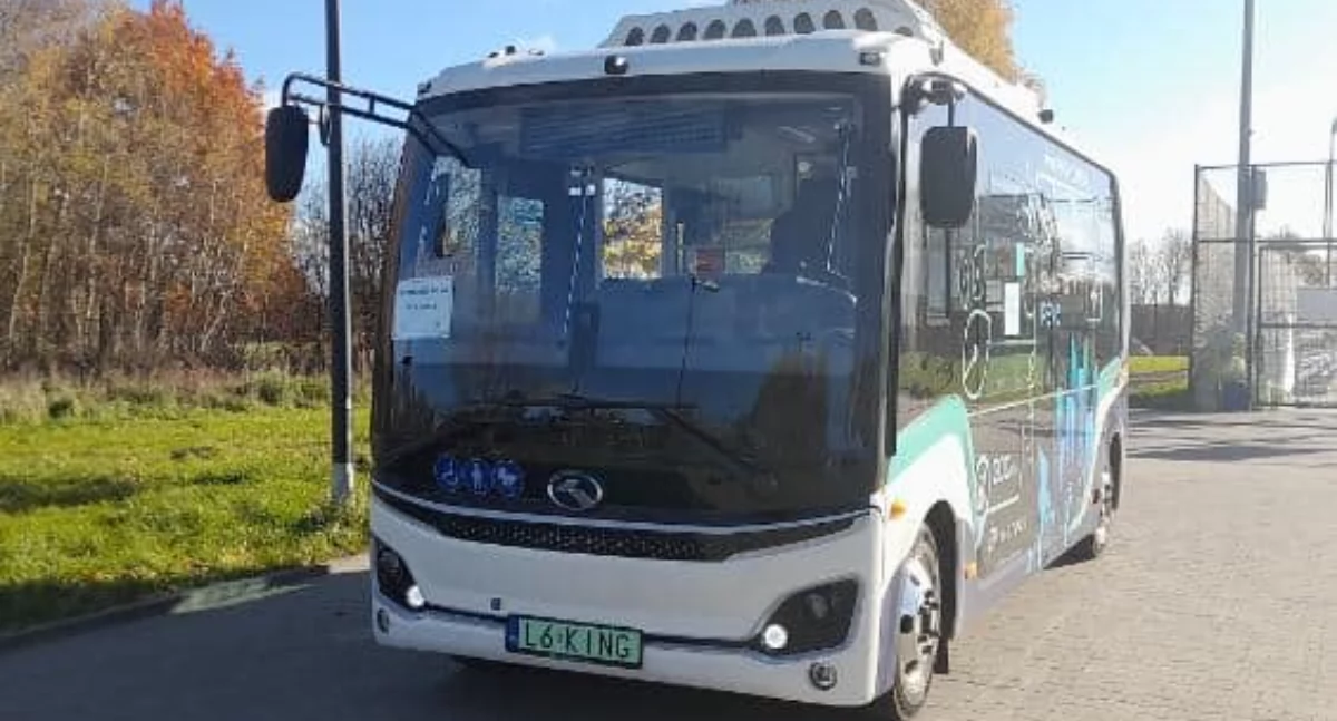 Zdjęcie elektrycznego autobusu, który testowano na drodze do Morskiego Oka. Fotografia z zasobów zakładu komunalnego w Lubartowie