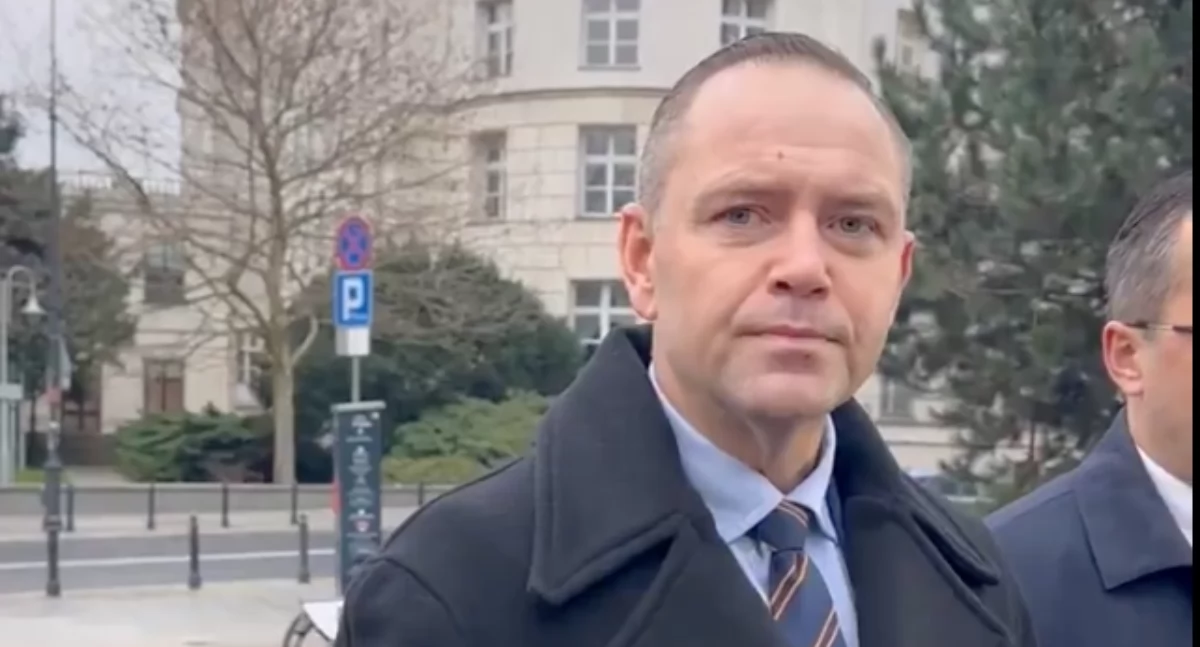 Karol Nawrocki podczas konferencji prasowej unikał pytań dziennikarzy. Kandydat PiS poległ na pytaniu o obronność