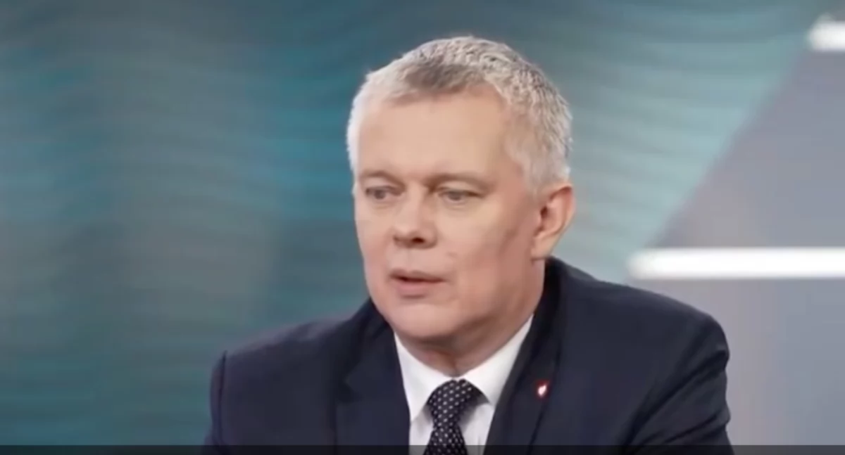 Tomasz Siemoniak w podczas wywiadu. Minister dementuje, że Szymon Hołownia miał dyplom z Collegium Humanum