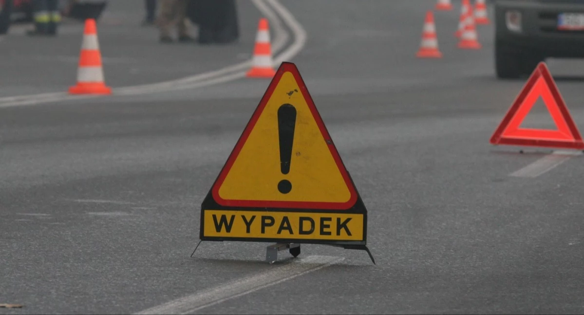 Znak ostrzegający przed wypadkiem. Karambol na obwodnicy Krakowa – utrudnienia i objazdy 