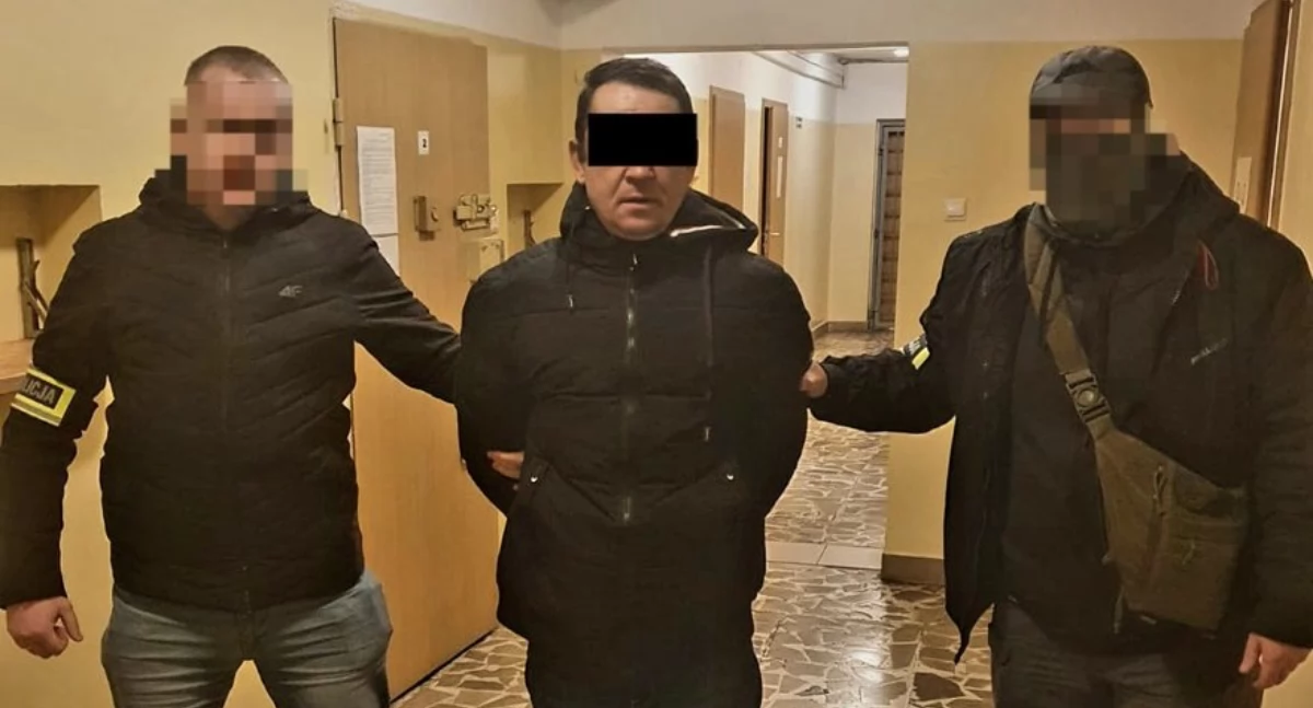 Zdjęcie zatrzymanego mężczyzny który znęcał się nad swoim wujkiem