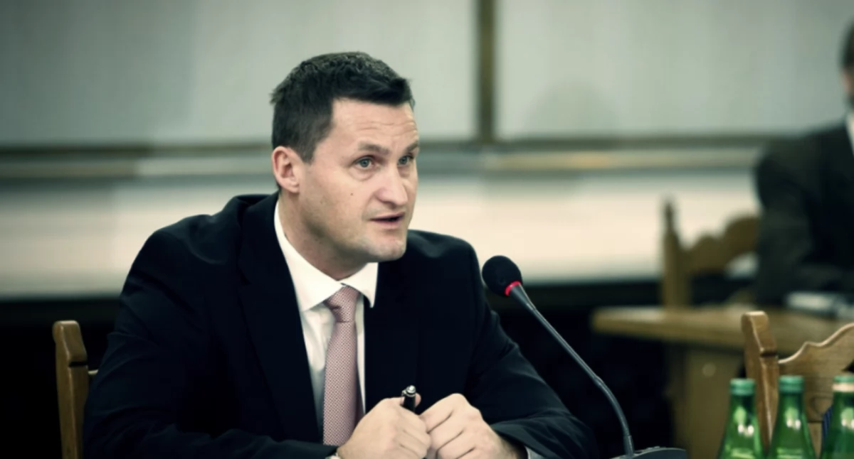 Zdjęcie byłego wiceszefa Grzegorza Ocieczek. Świadek nie stawił się na przesłuchaniu
