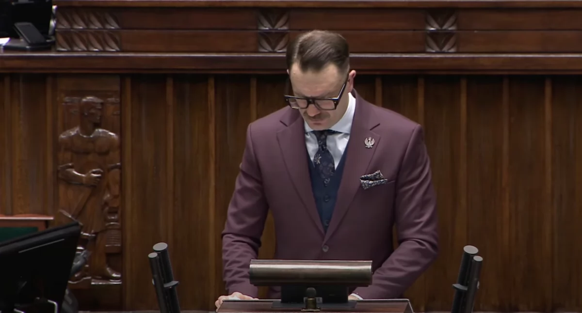 Łukasz M., czyli Łukasz Mejaza usłyszał 11 zarzutów. Poseł PiS oskarżony o nieprawidłowości w oświadczeniach majątkowych