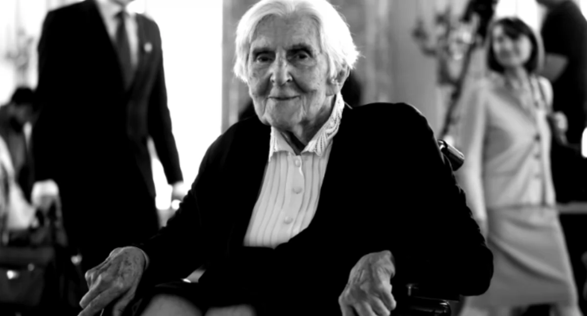 Życiorys Jadwigi Puzyniny: Znawczyni Norwida, badaczka literatury i nauczycielka z UW