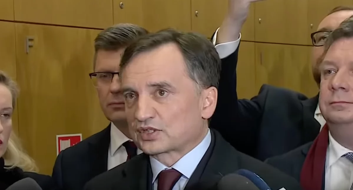 Zbigniew Ziobro razem z PiS domagają się wstrzymania procedowania nad wnioskiem o uchylenie mu immunitetu