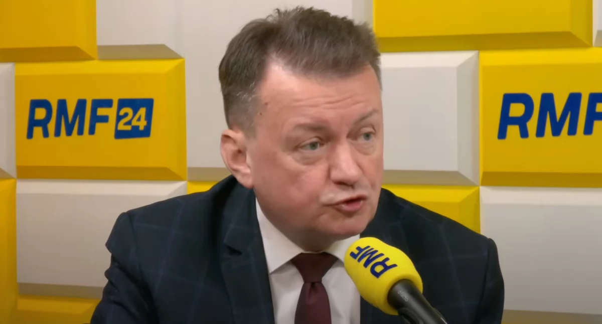 Mariusz Błaszczak w prokuraturze usłyszy zarzuty zdrady tajemnicy państwowej. Trwa przesłuchanie byłego szefa MON