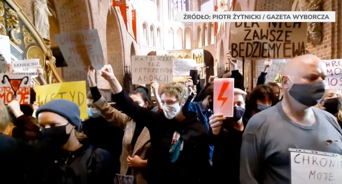 Polska, Protest katedrze Poznaniu Rusza ponowny proces Strajk Kobiet kościele - zdjęcie, fotografia