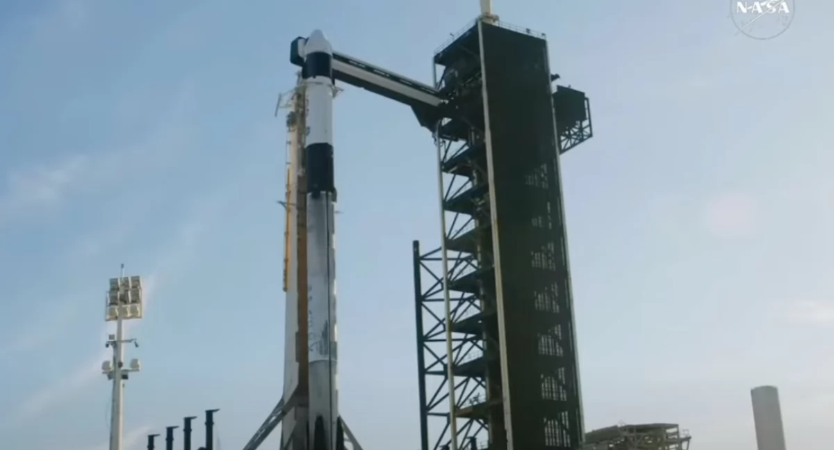 Nowe fragmenty rakiety Falcon 9 Elon Muska znalezione w Polsce. Agencja POLSA bada części zabezpieczone koło Poznania 