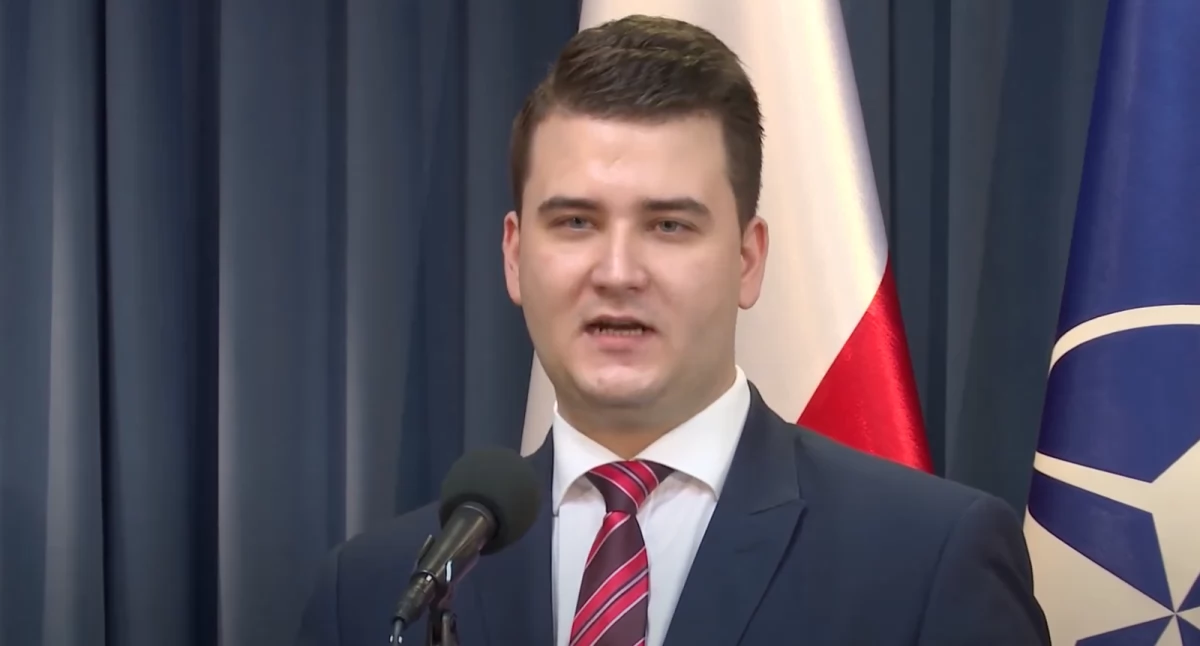 Bartłomiej M. stanie przed sądem. Rusza proces byłego rzecznika MON