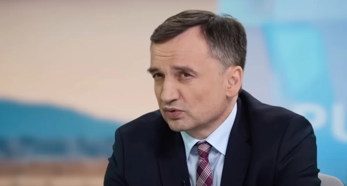 Zbigniew Ziobro podczas wywiadu – spada poziom zaufania do byłego ministra sprawiedliwości wśród Polaków