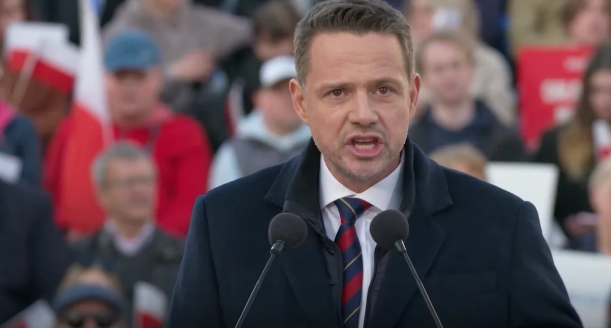 Rafał Trzaskowski dostał certyfikat po szkoleniu 