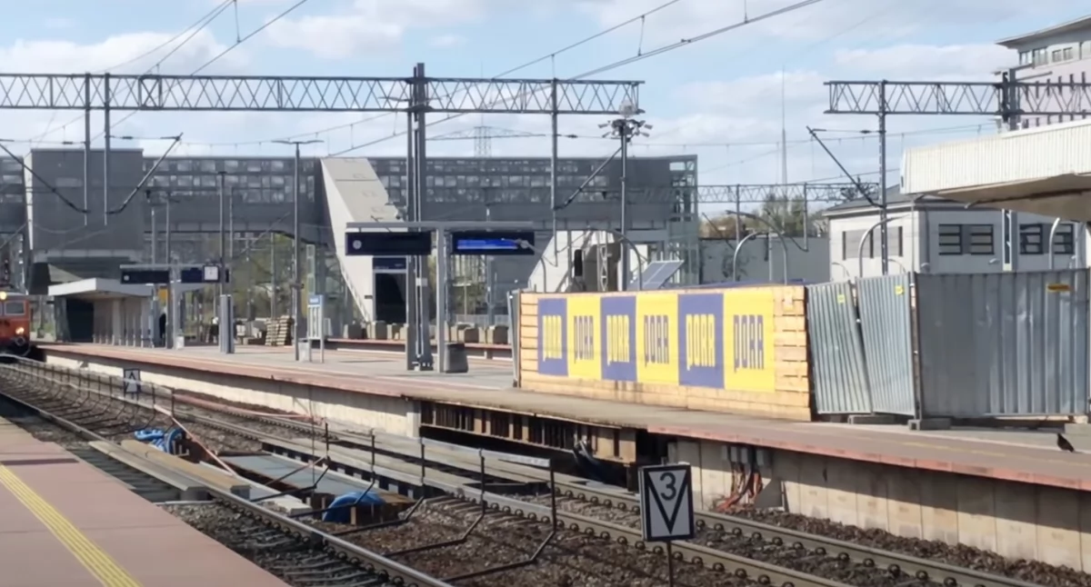 Mężczyzna we Wrocławiu nielegalnie zatrzymywał pociągi sygnałem radio-stop. Został aresztowany 