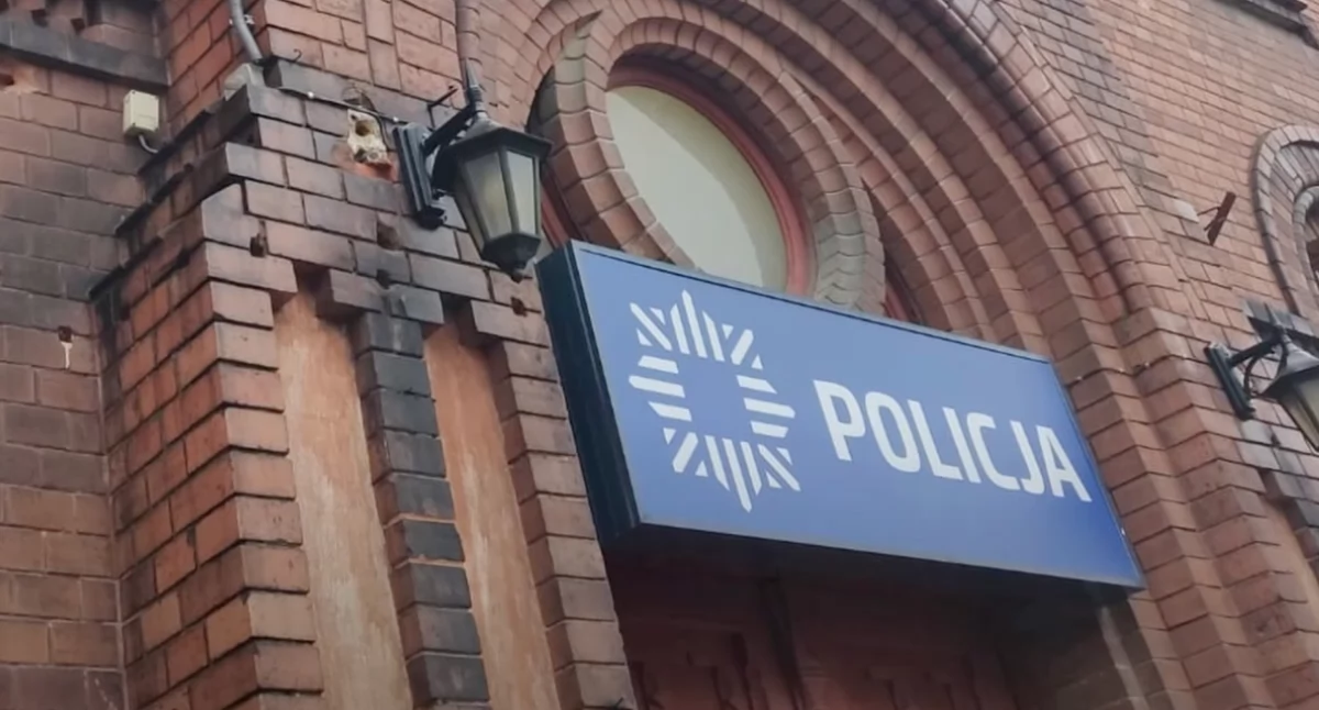 Polska, Fałszywi policjanci konta bankowe Wyroki sprawie grupy Białegostoku - zdjęcie, fotografia