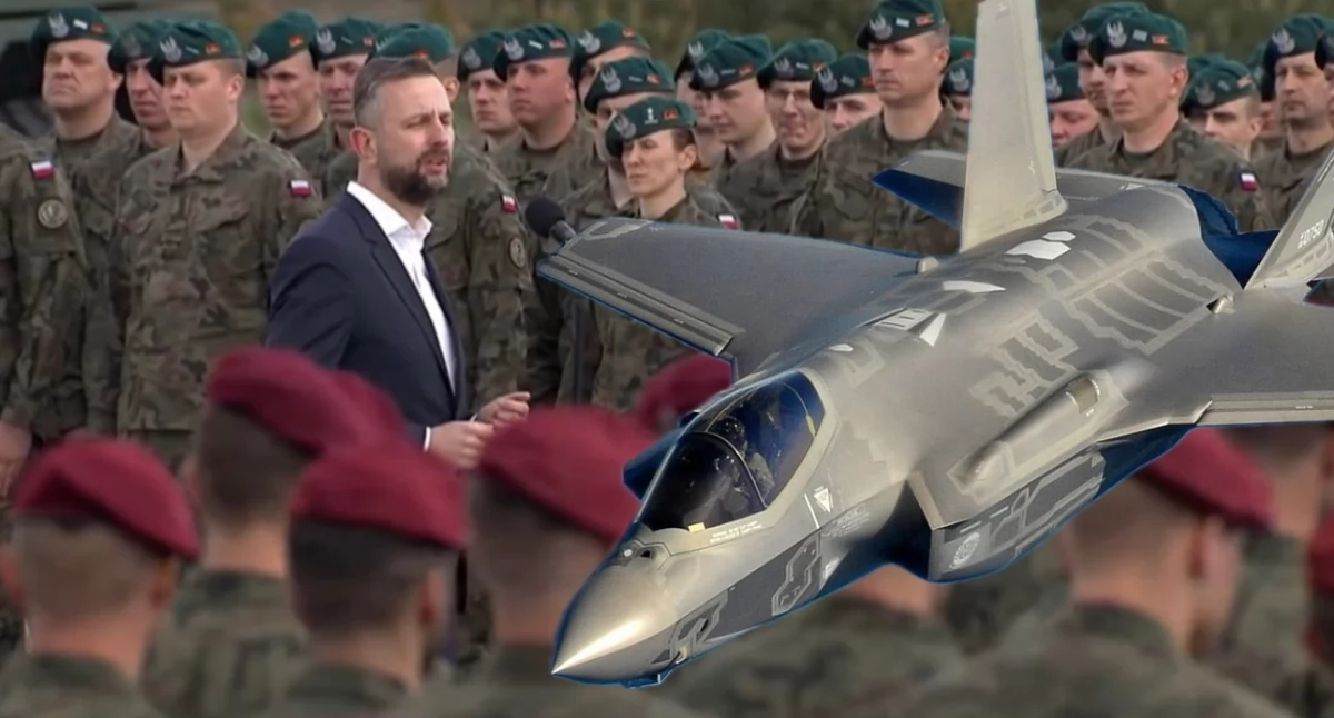 Władysław Kosiniak-Kamysz gratuluje polskim pilotom ukończenia kolejnego etapu szkolenia z obsługi samolotów F-35