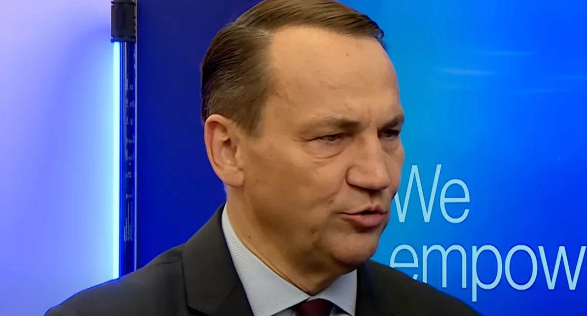 Radosław Sikorski w Brukseli poinformował, że Polska zwiększa pomoc humanitarną o 50 procent