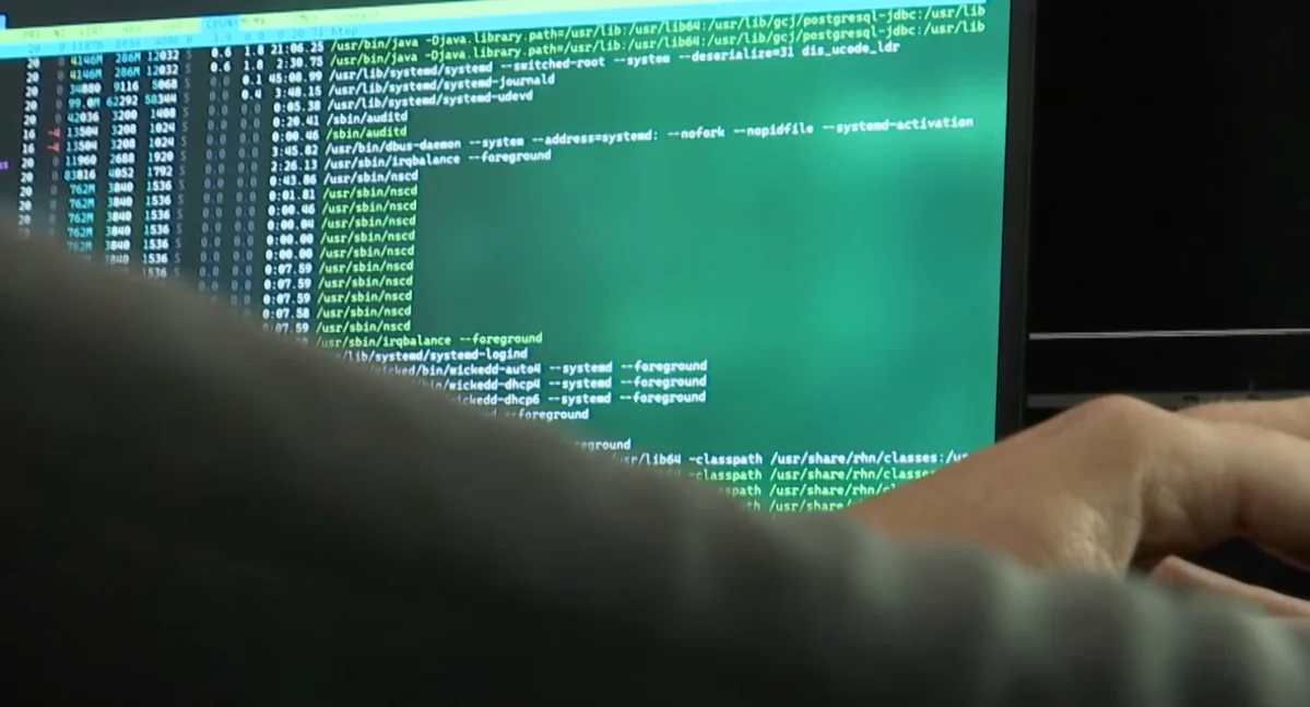 Rosyjskie kampanie cybernetyczne zagrażają pomocy dla Ukrainy. Ujawniono działania GRU