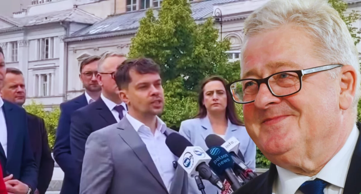 Zdjęcie Michała Kołodziejczaka podczas konferencji prasowej