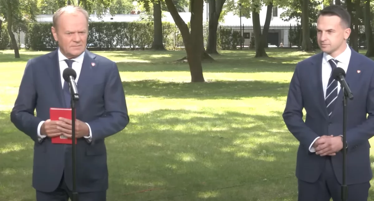 Adam Szopka podczas konferencji prasowej komentuje decyzje Sądu Najwyższego w sprawie ponownego liczenia głosów 