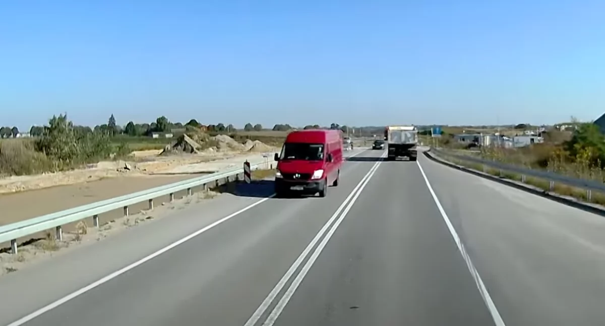 Wypadek na S5 pod Lesznem. Ruch w stronę Poznania całkowicie wstrzymany