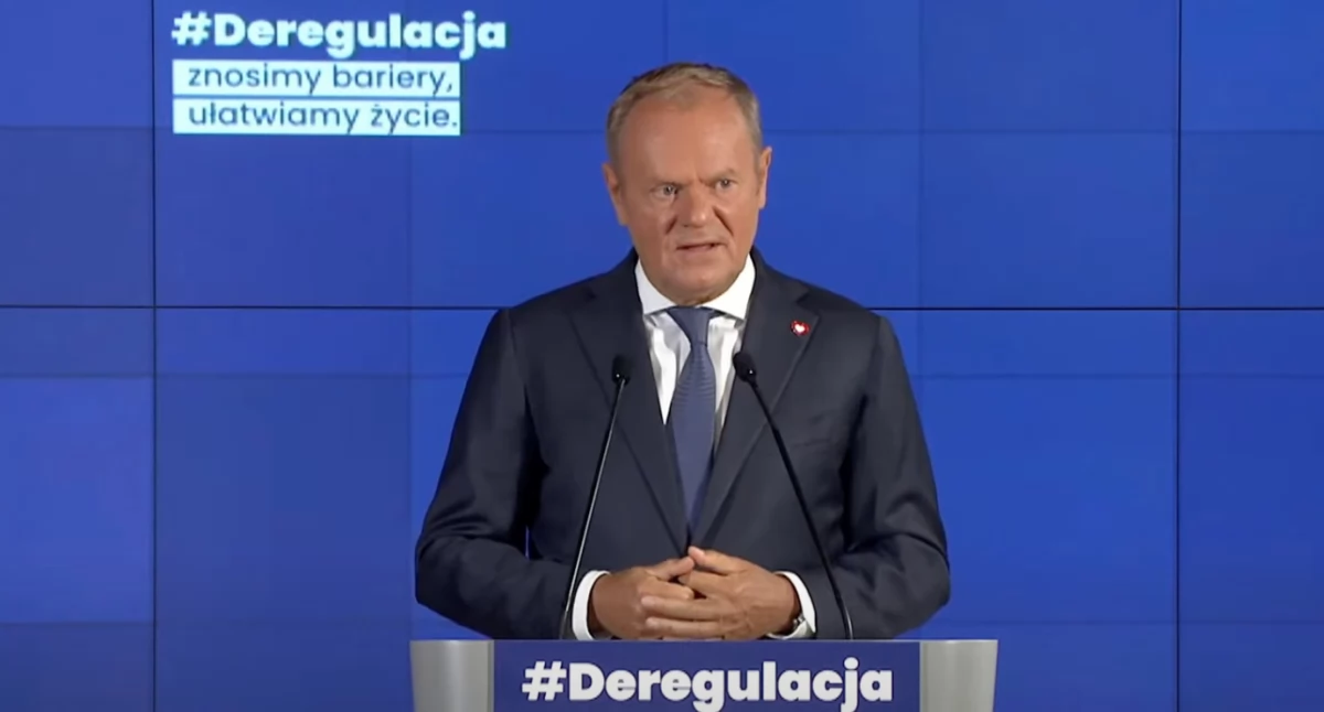 Premier Donald Tusk podczas konferencji w sprawie wdrożenia deregulacji