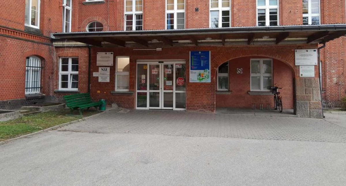 Ulewa zalała szpital w Giżycku – trwa ewakuacja pacjentów z SOR i oddziału OIOM
