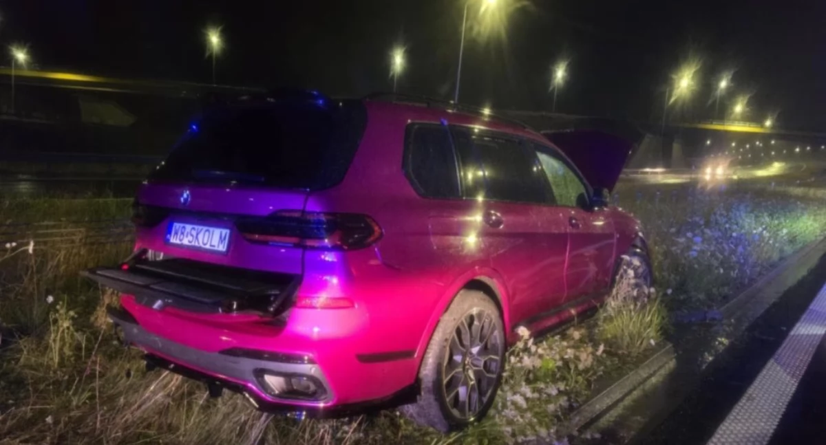 Rozbity samochód Skolima po wypadku na drodze S6