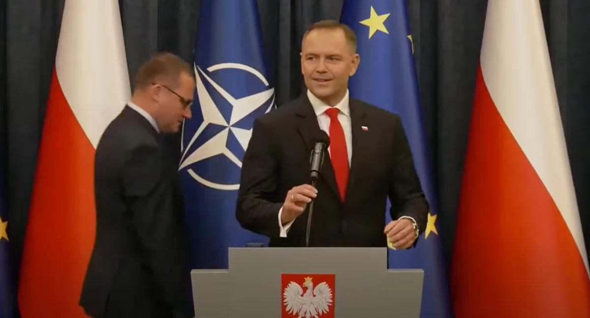 Karol Nawrocki podczas konferencji prasowej 