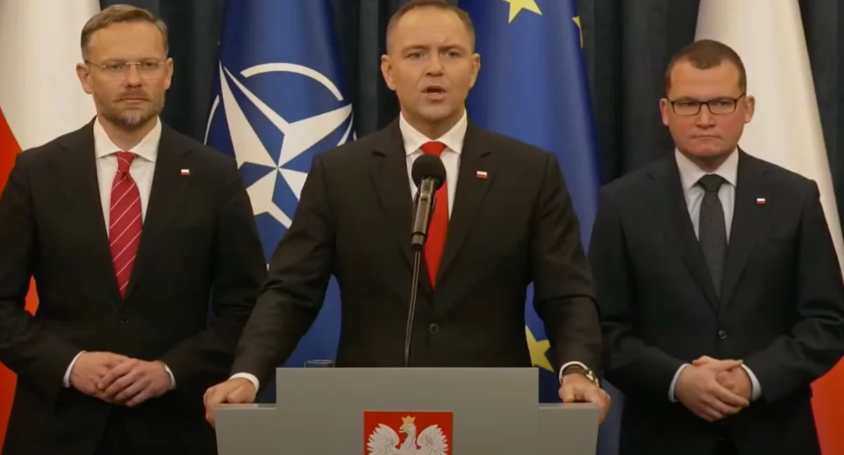 Karol Nawrocki podczas konferencji prasowej potwierdził, że odpisał nowelizację o karcie nauczyciela