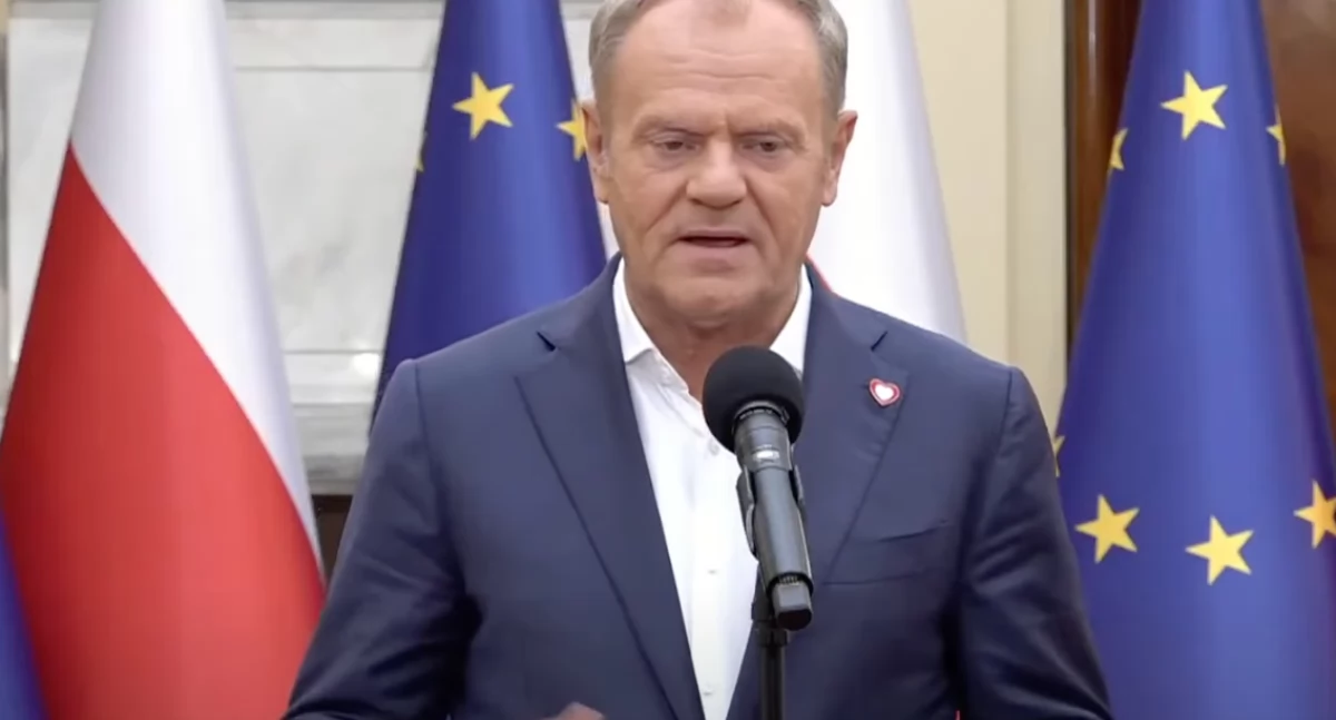 Premier Donald Tusk potwierdził, że jest w stałym kontakcie z NATO po rosyjskim ataku dronów na Polskę 