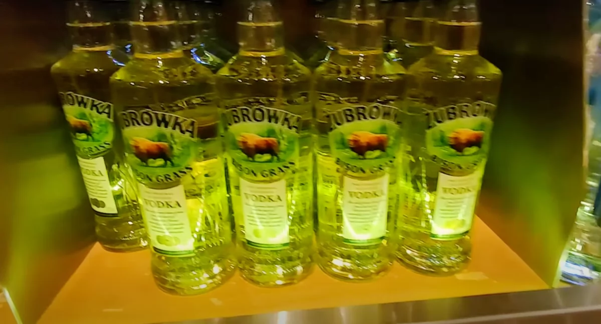 Warszawa wprowadza zakaz sprzedaży alkoholu w nocy na dwóch dzielnicach – Śródmieściu i Pradze-Północ 