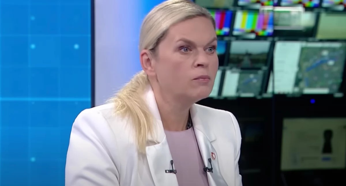 Barbara Nowacka podczas wywiadu. Najnowsze dane o liczbie uczniów, którzy zrezygnowali z edukacji zdrowotnej 