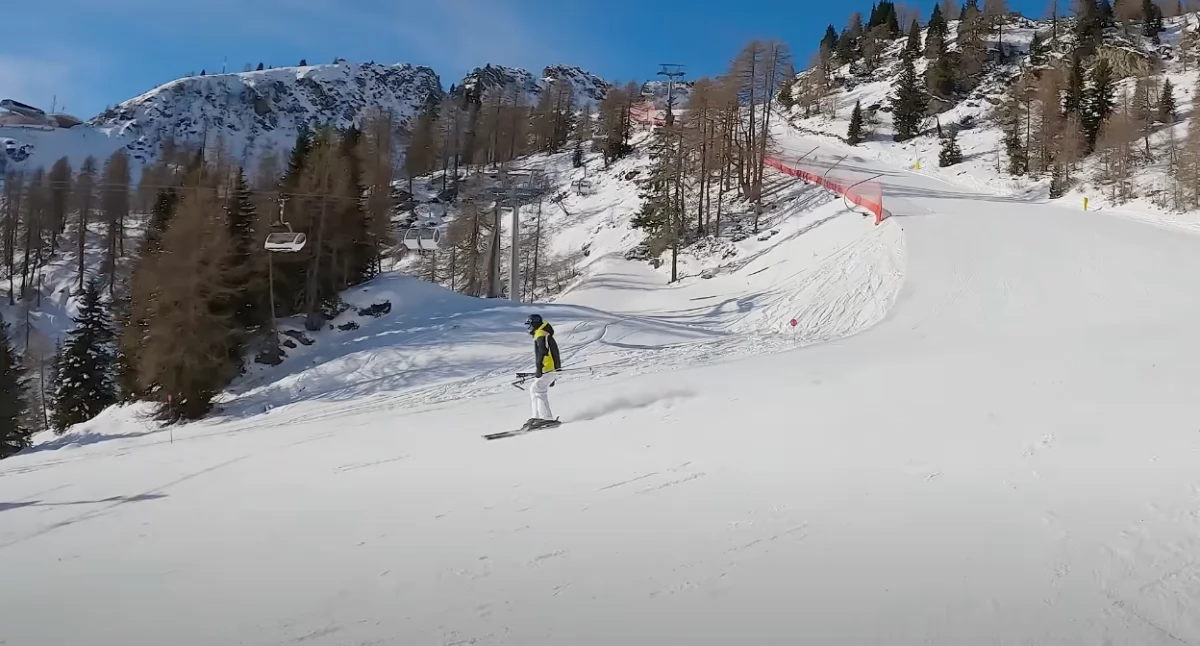 Limit narciarzy na stokach we włoskim kurorcie Madonna di Campiglio