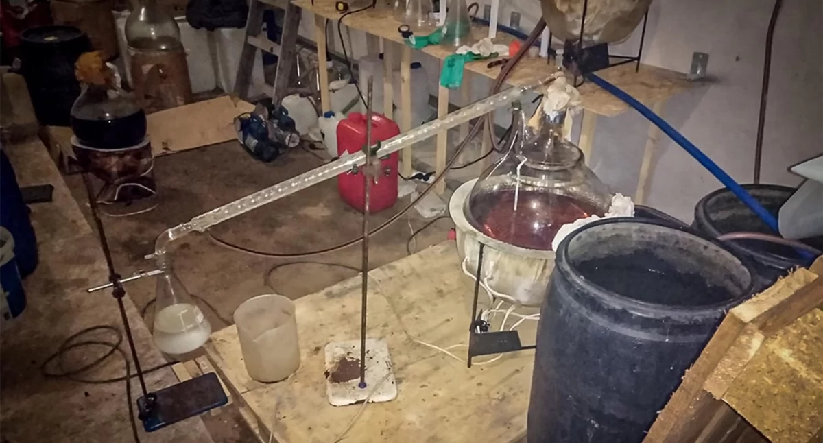 Policja w Cieszynie rozbiła laboratorium narkotykowe w Ustroniu