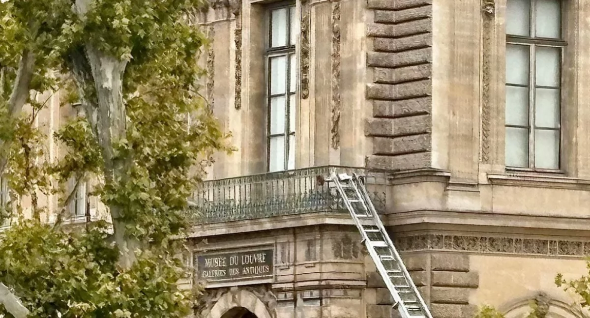 Muzeum Luwr, w którym®ym skradziono bezcenne klejnoty. Podnośnik, którym zadzieje dostali się do wnętrza budynku 