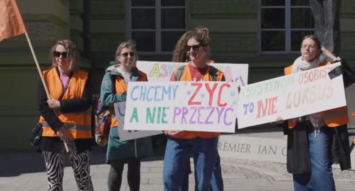 Głosowanie w Sejmie nad ustawą o asystencji osobistej. Wyjaśniamy, jakie wsparcie otrzymają osoby z niepełnosprawnościami