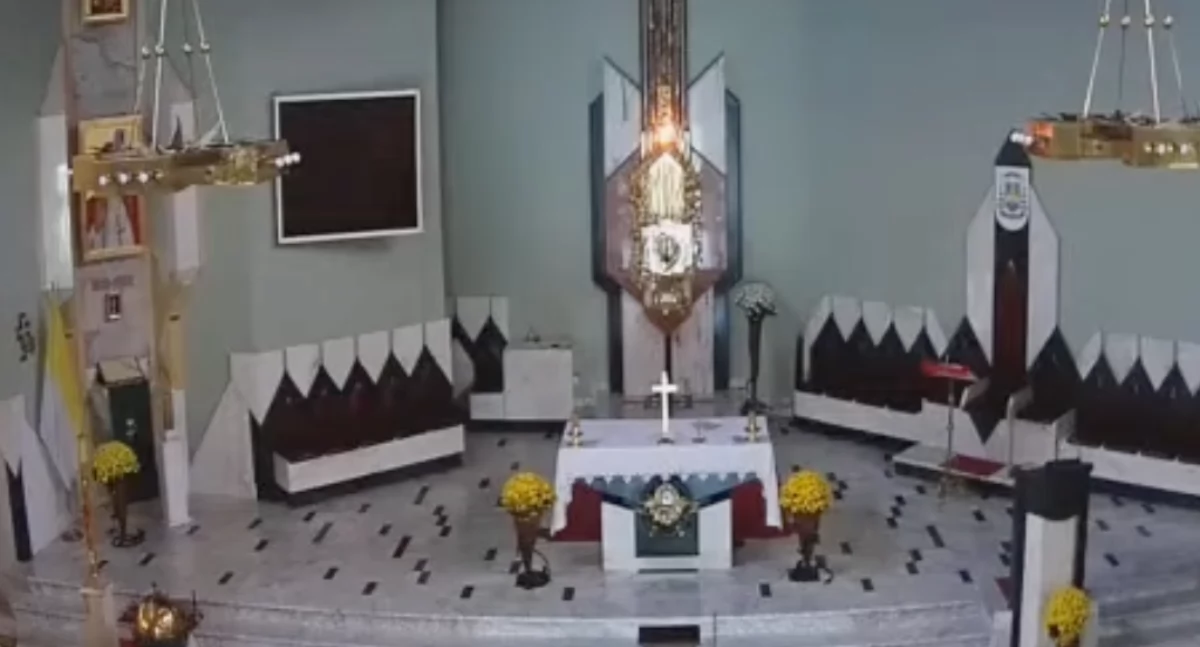 Krzysztof Komorski odpowiada przed sądem za zdjęcie krzyża z urzędu wojewódzkiego