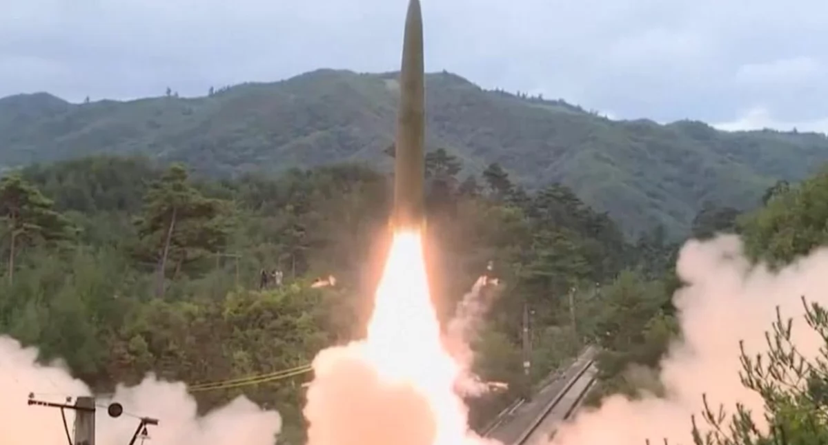 Korea Północna wystrzeliła pocisk balistyczny przy granicy z Chinami