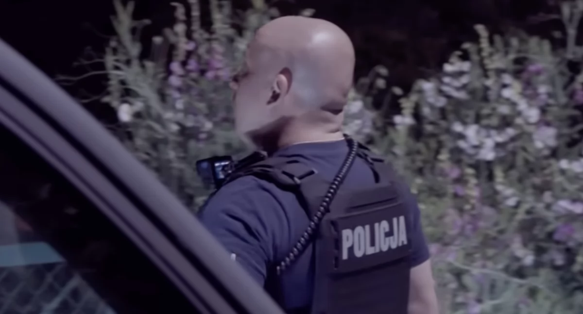 Policyjny pościg w Krakowie – strzały na ulicy Kapelanka. Zatrzymany mężczyzna posiadał narkotyki 