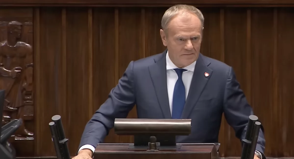 Tusk ostrzega w Sejmie: Rosja próbuje rozbić Polskę od środka