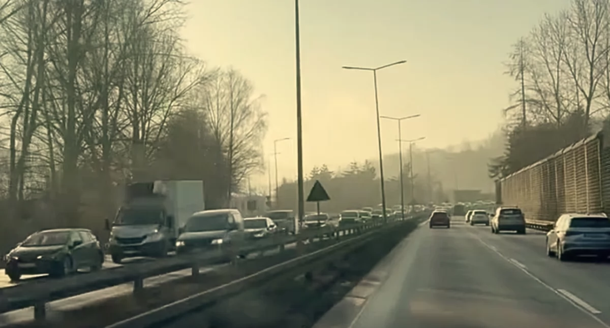 Paraliż komunikacyjny pod Tatrami. Wymiana turnusów w Zakopanem